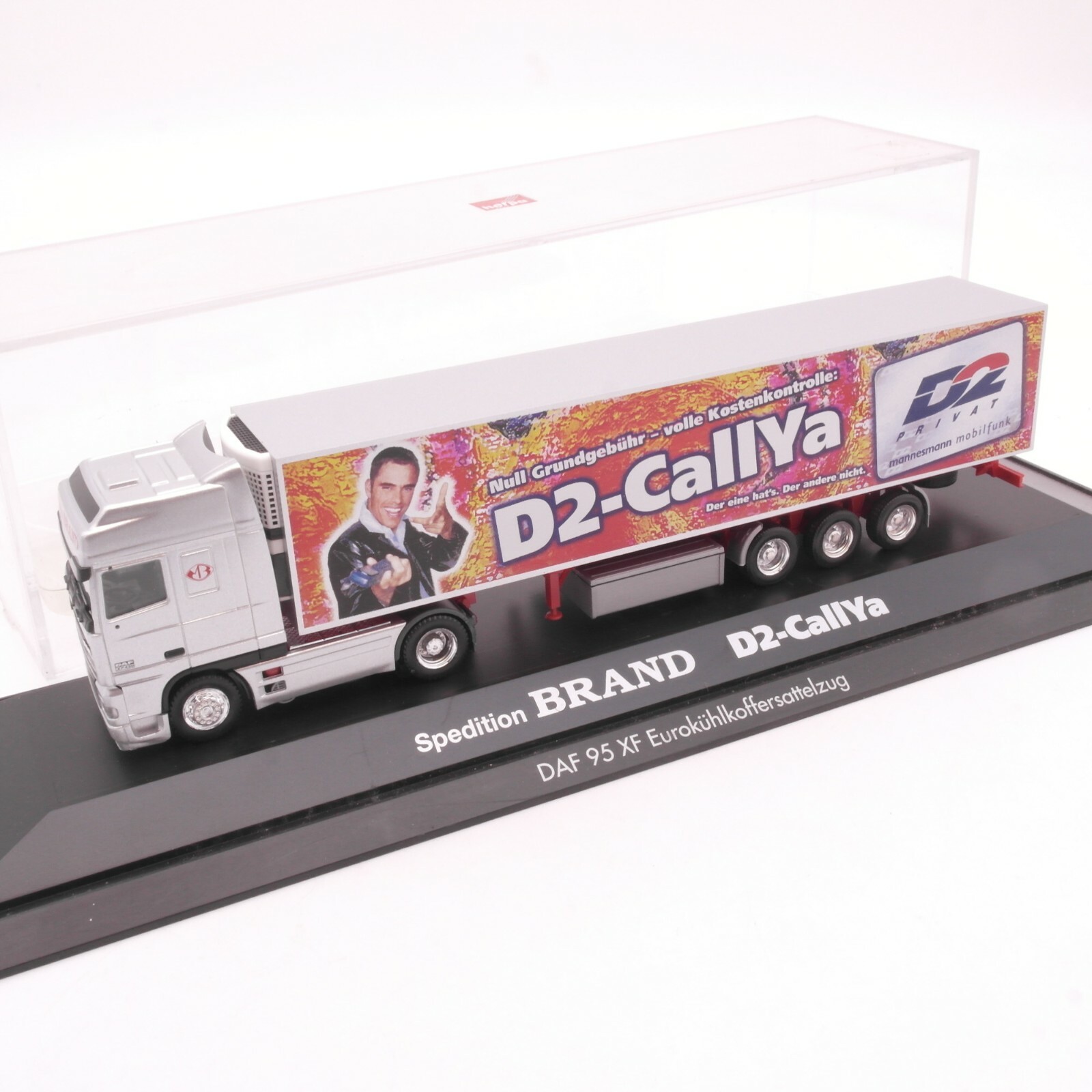 Herpa 1:87 DAF 95 XF Eurokühlkoffersattelzug D2 in PC Box RT9081