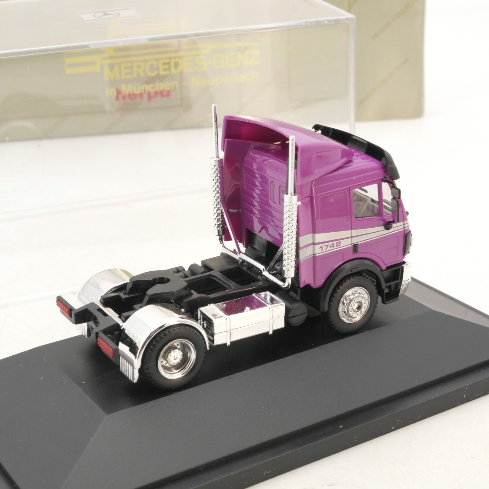 Herpa 1:87 MB 1748 Zugmaschine Edition 3 München in OVP RG6456 – Bild 3