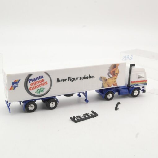 Herpa 1:87 Volvo F12 Sattelzug Planta minus Calories in EVP QR7140 – Bild 3