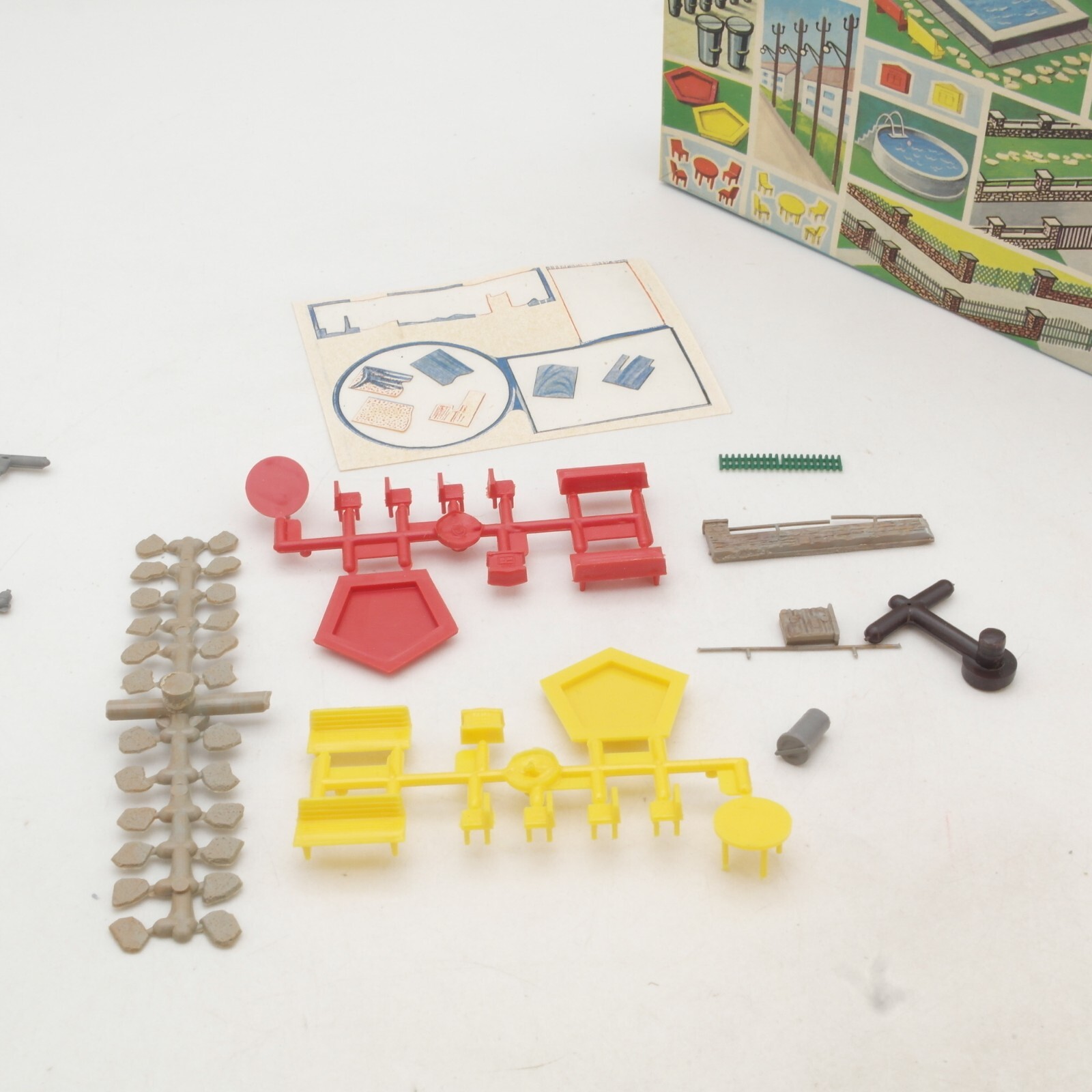 Kibri H0 8092 Bausatz Gartenzubehör, siehe Bilder in OVP QR39 – Bild 4