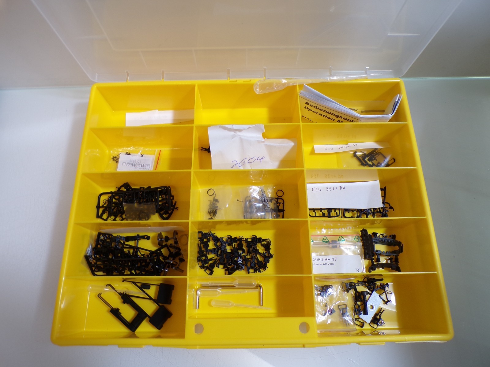 Konvolut H0 Kleinteile Kupplungen etc. siehe Foto PK3046 o.