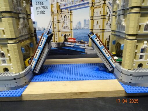 Lego 10214 Creator Expert Fertigmodell Tower Bridge mit OVP JL202 – Bild 7