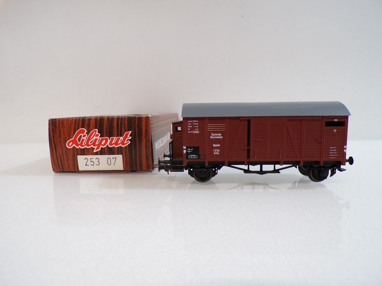 Liliput H0 25307 gedeckter Güterwagen mit Bremserhaus der DR in OVP BH1769