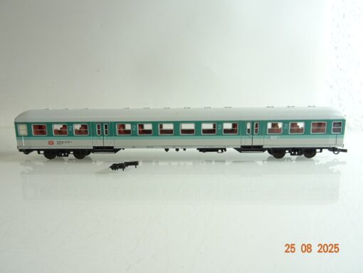 Lima H0 309573K Nahverkehrswagen 2.Kl. der DB PR9816 – Bild 3