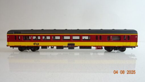 Lima H0 Personenwagen 2.Kl. der NS PR9402 o.