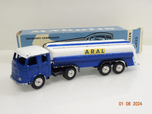Märklin 1:43 8032 DieCast Treibstoff-Tankwagen ARAL in OVP LE4703