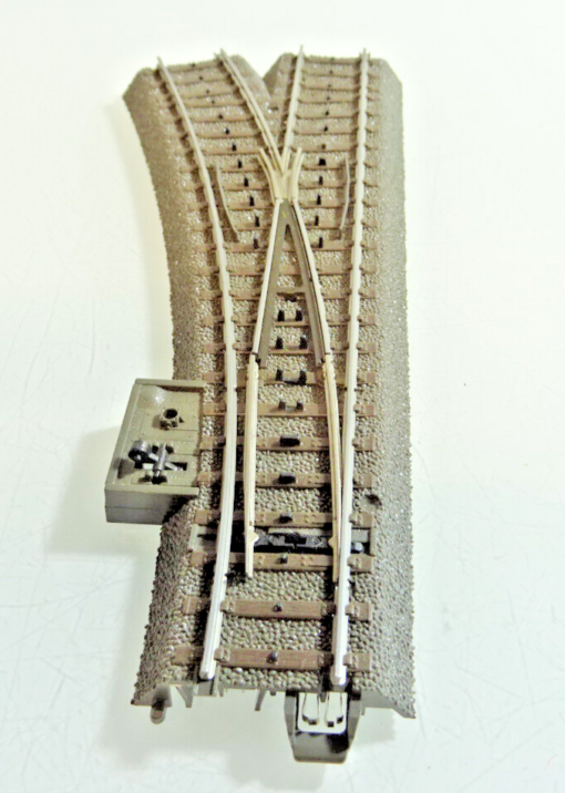 Märklin H0 24611 C Gleis Weiche links mit Antrieb u. Dekoder siehe Foto CK424 o.