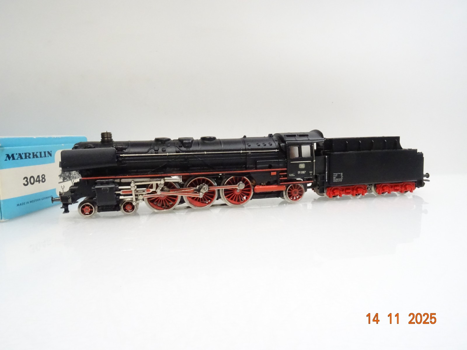 Märklin H0 3048 Dampflok BR 01 097 der DB mit OVP JL4515