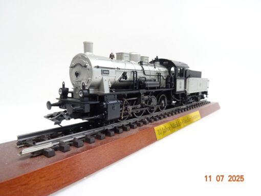 Märklin H0 34559 Dampflok BR 55 10 Jahre MHI Delta mit Sockel JL1398 o. – Bild 3