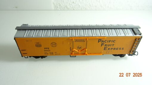 Märklin H0 47780 US Kühlwagen Pacific Fruit Express RR2586 o. – Bild 3