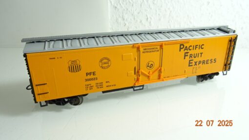 Märklin H0 47780 US Kühlwagen Pacific Fruit Express RR2586 o.
