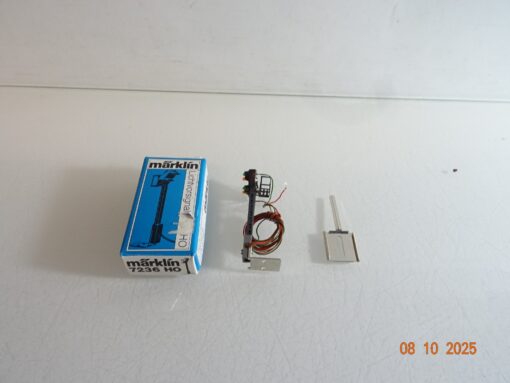 Märklin H0 7236 K/M-Gleis Licht-Vorsignal siehe Foto in OVP PK1333