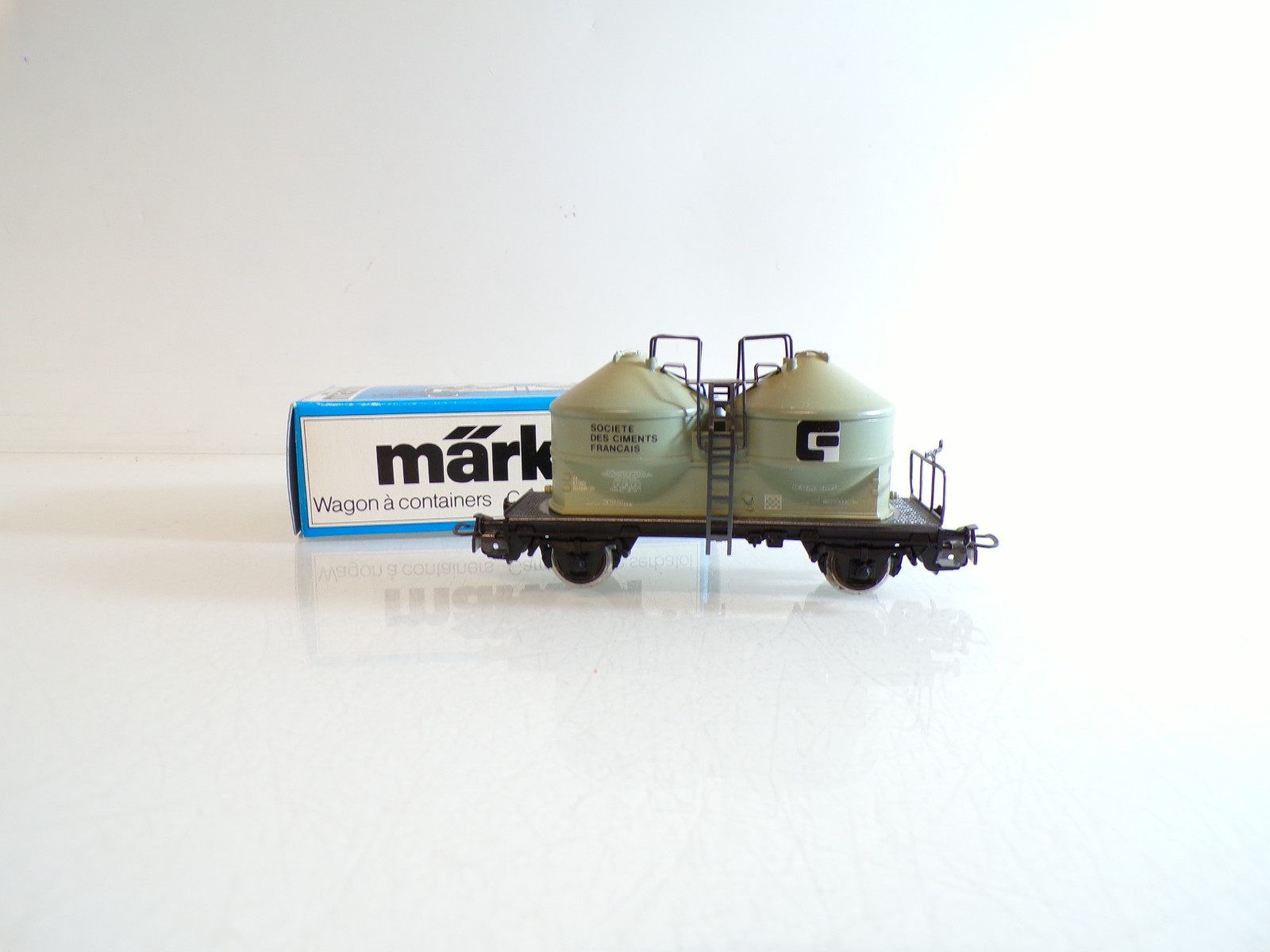 Märklin H0 Behälterwagen Societe des ciments francais der SNCF in EVP BH1442