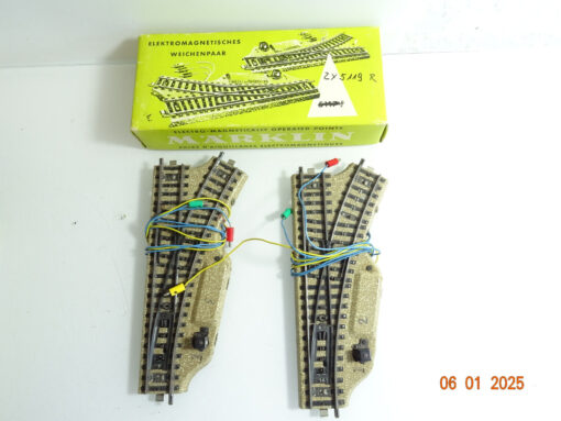 Märklin H0 M-Gleise 5119 Elektro. Weiche rechts siehe Foto in EVP CK5151