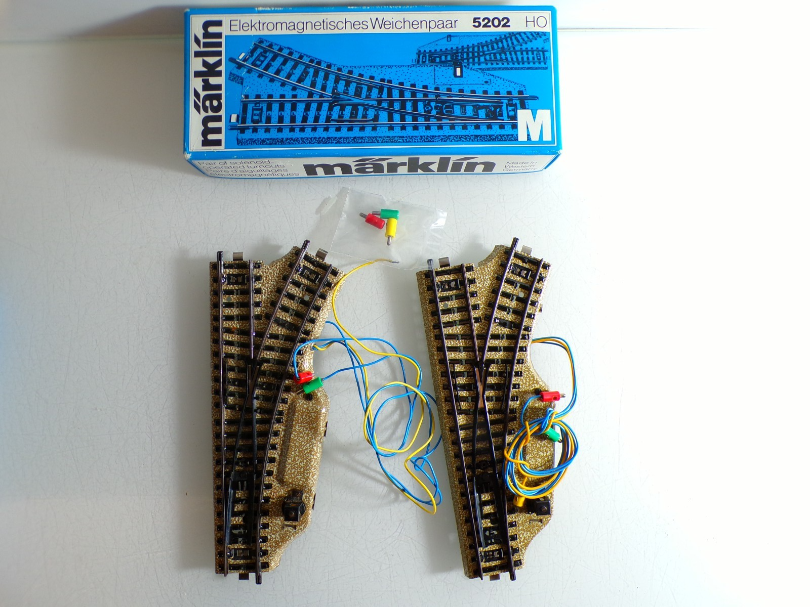 Märklin H0 M-Gleise 5119 Elektro. Weichen rechts siehe Foto in OVP PK2603