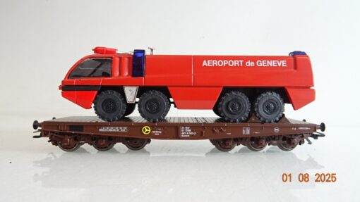 Märklin H0 Schwerlastwagen m. Feuerwehr LKW Aeroport de Geneve der ÖBB PR9366 o. – Bild 3
