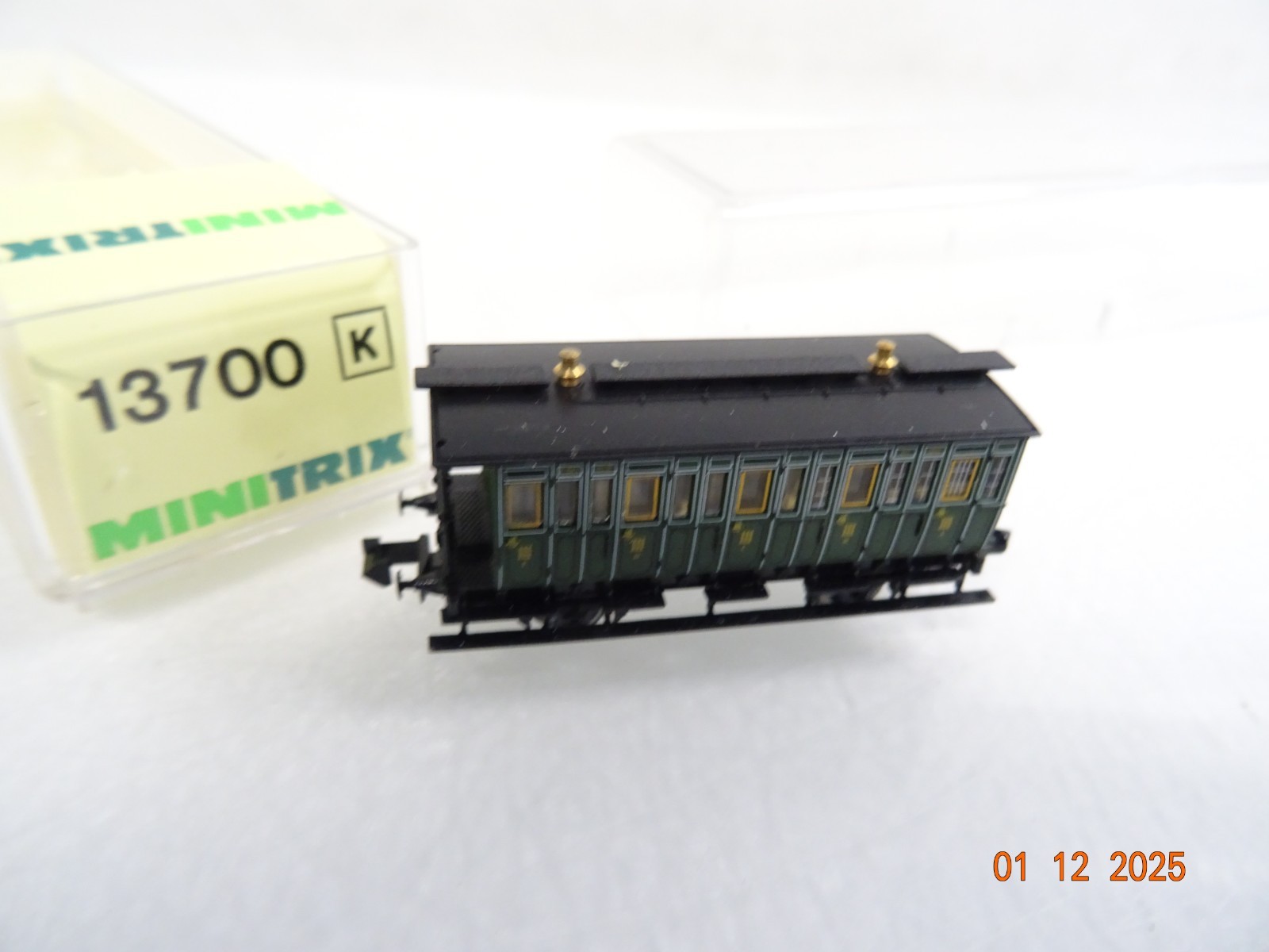 Minitrix N 13700 K Personenwagen 3. Klasse der K.Bay.Sts.B. in EVP RR5177 – Bild 3