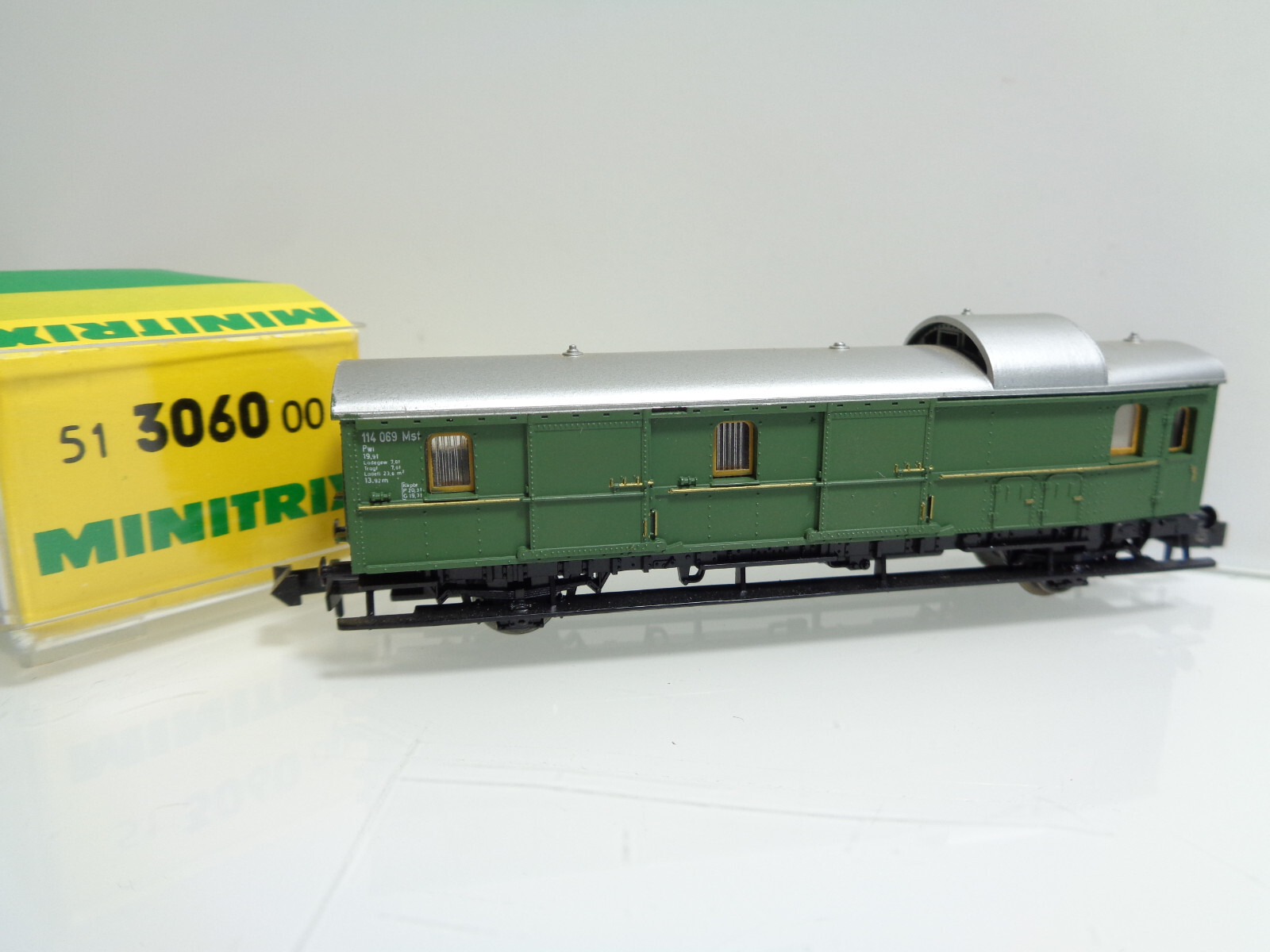 Minitrix N 51 3060 00 Gepäckwagen in OVP JD2426