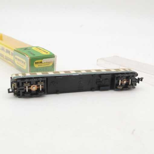 Minitrix N Personenwagen 1. Klasse 51 80 10-40233-8 der DB in EVP RR14 – Bild 4