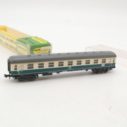 Minitrix N Personenwagen 1. Klasse 51 80 10-40233-8 der DB in EVP RR14
