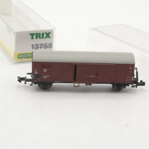 Minitrix N gedeckter Güterwagen  der DR in EVP RR3547 – Bild 3