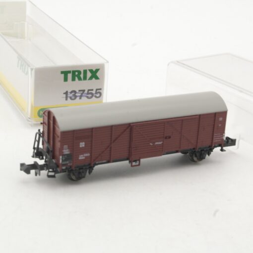 Minitrix N gedeckter Güterwagen  der DR in EVP RR3547