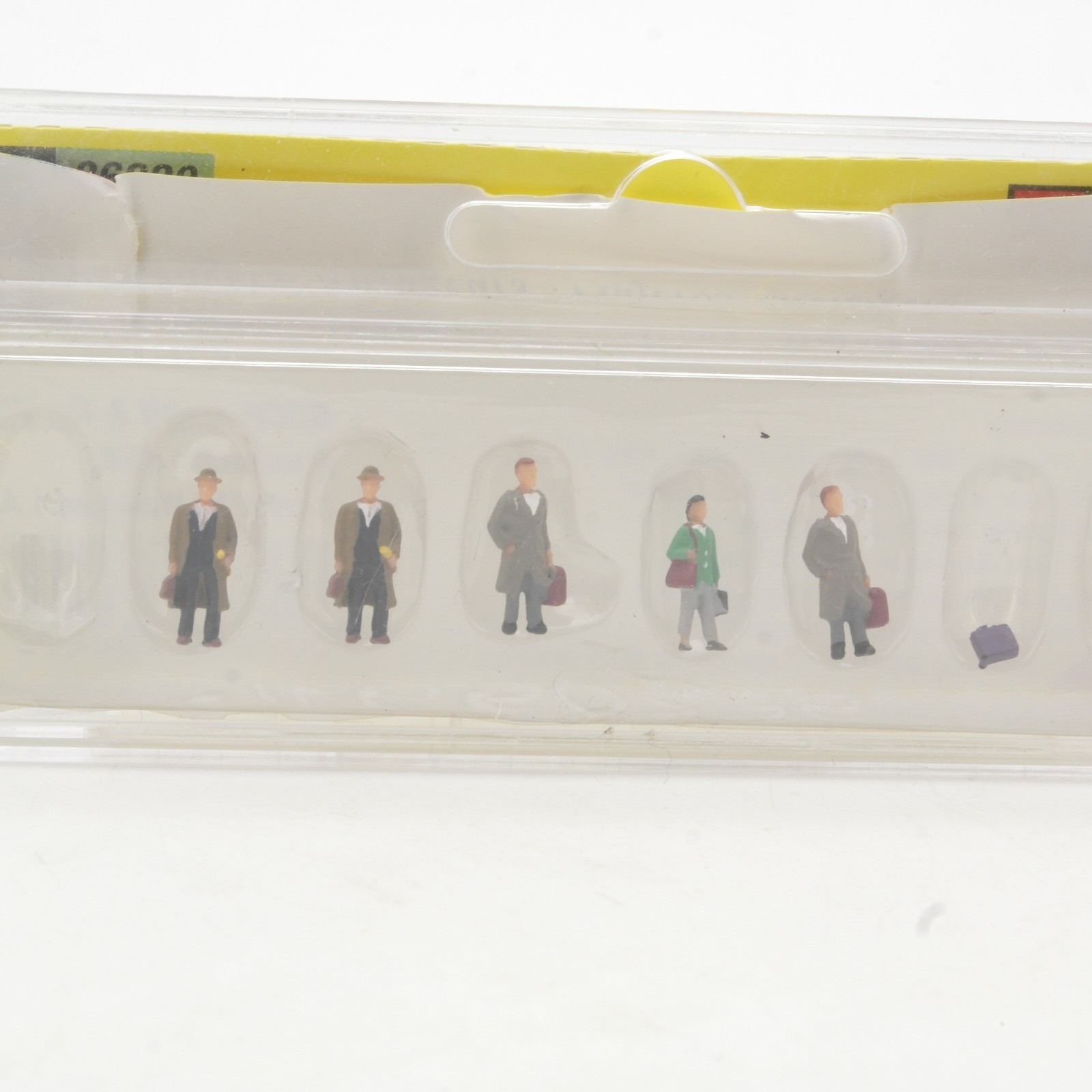 Noch Spur N 36220 Reisende mit Fehlteilen, siehe Foto in OVP RR5548 – Bild 3