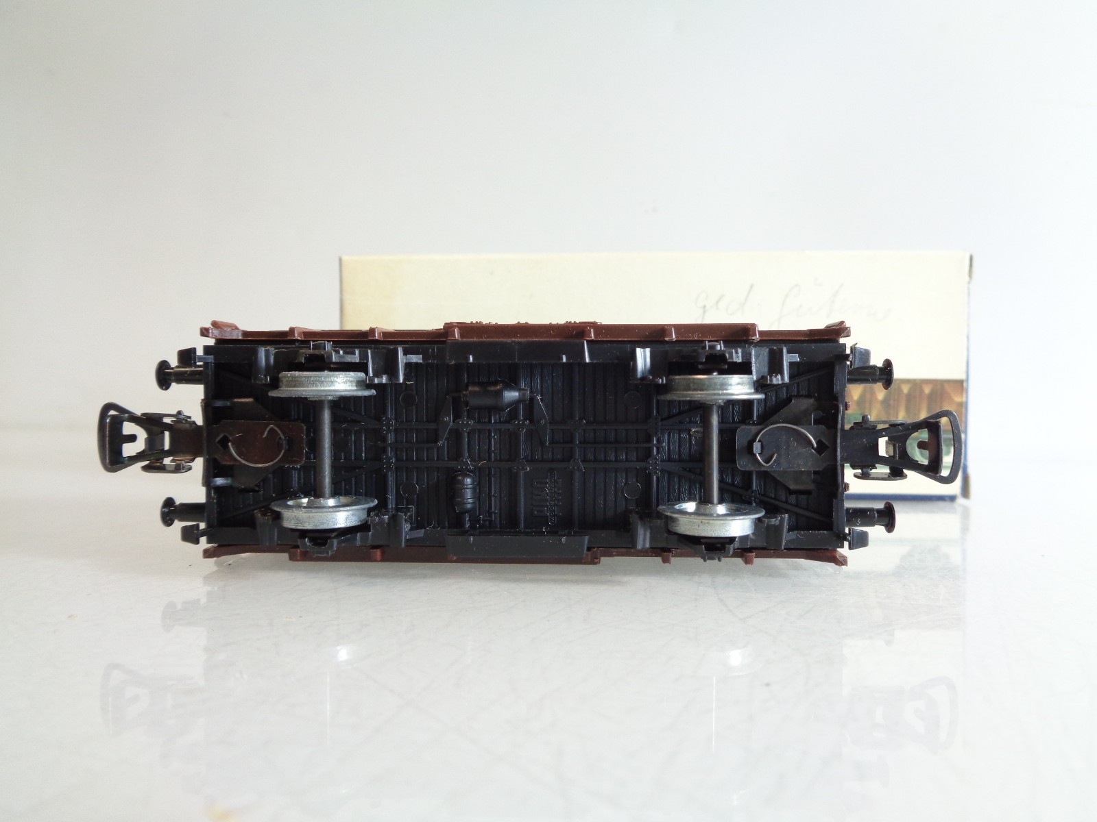 Piko H0 gedeckter Güterwagen der DR in EVP BH800 – Bild 4