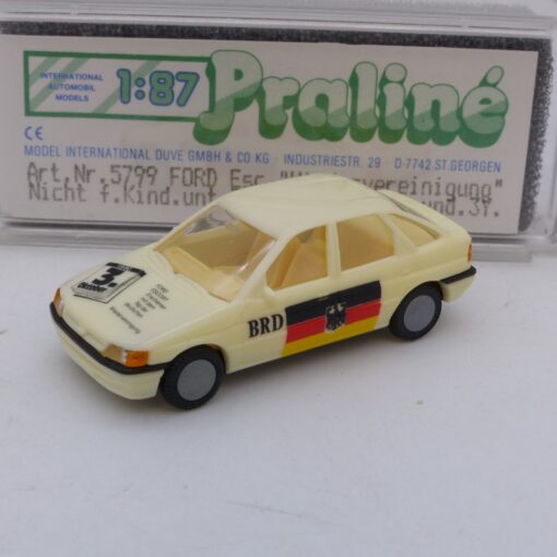 Praline 1:87 Nr.: 5799 Ford Escort "Wiedervereinigung", in OVP EB4939