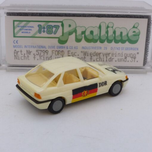 Praline 1:87 Nr.: 5799 Ford Escort "Wiedervereinigung", in OVP EB4939 – Bild 3