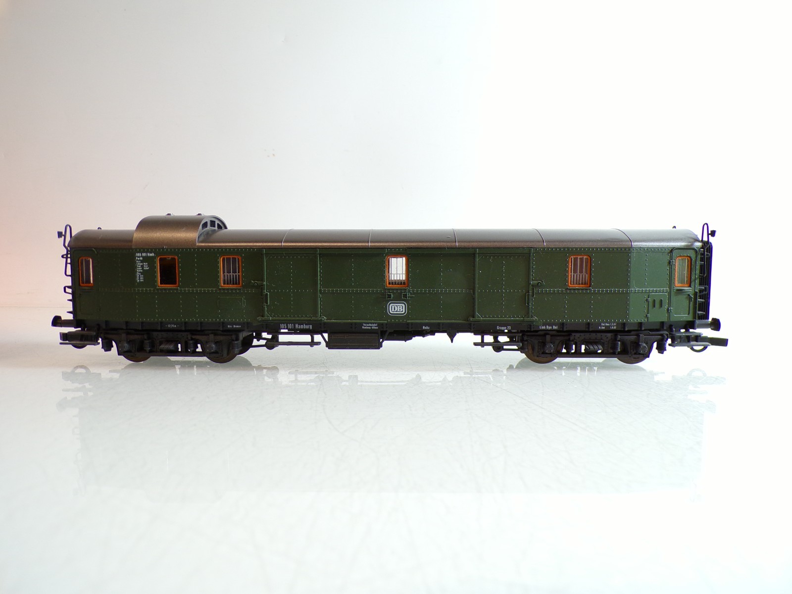 Roco H0 AC Gepäckwagen der DB in EVP für Märklin BH1358 – Bild 3