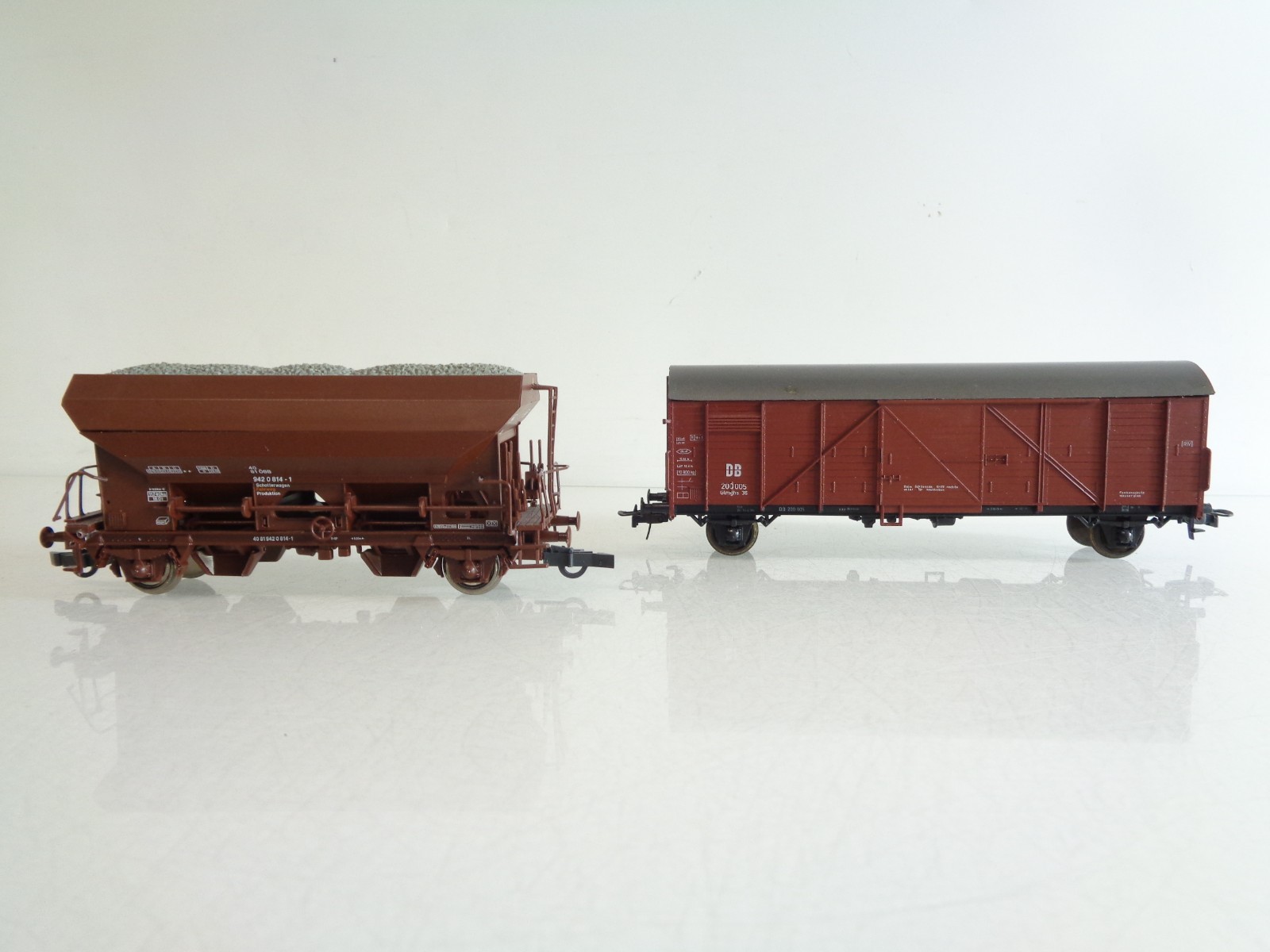 Roco H0 gedeckter Güterwagen der DR/ Seitenentladewagen der ÖBB BH936 o. – Bild 3