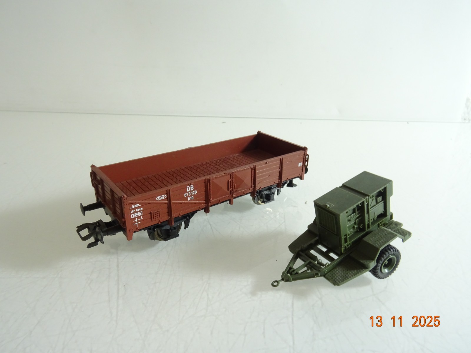 Roco H0 offener Güterwagen 673 128 mit Anhänger der DB RR4563 o. – Bild 3