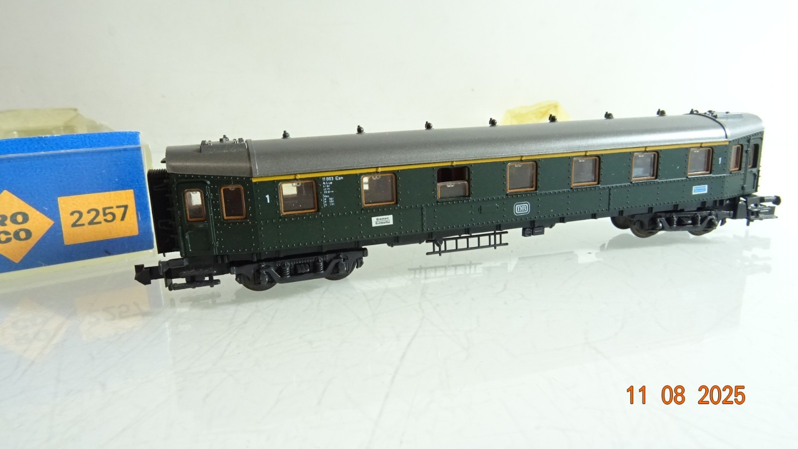 Roco N 2257 Schnellzugwagen Hecht 1. Klasse der DB in OVP RR2642