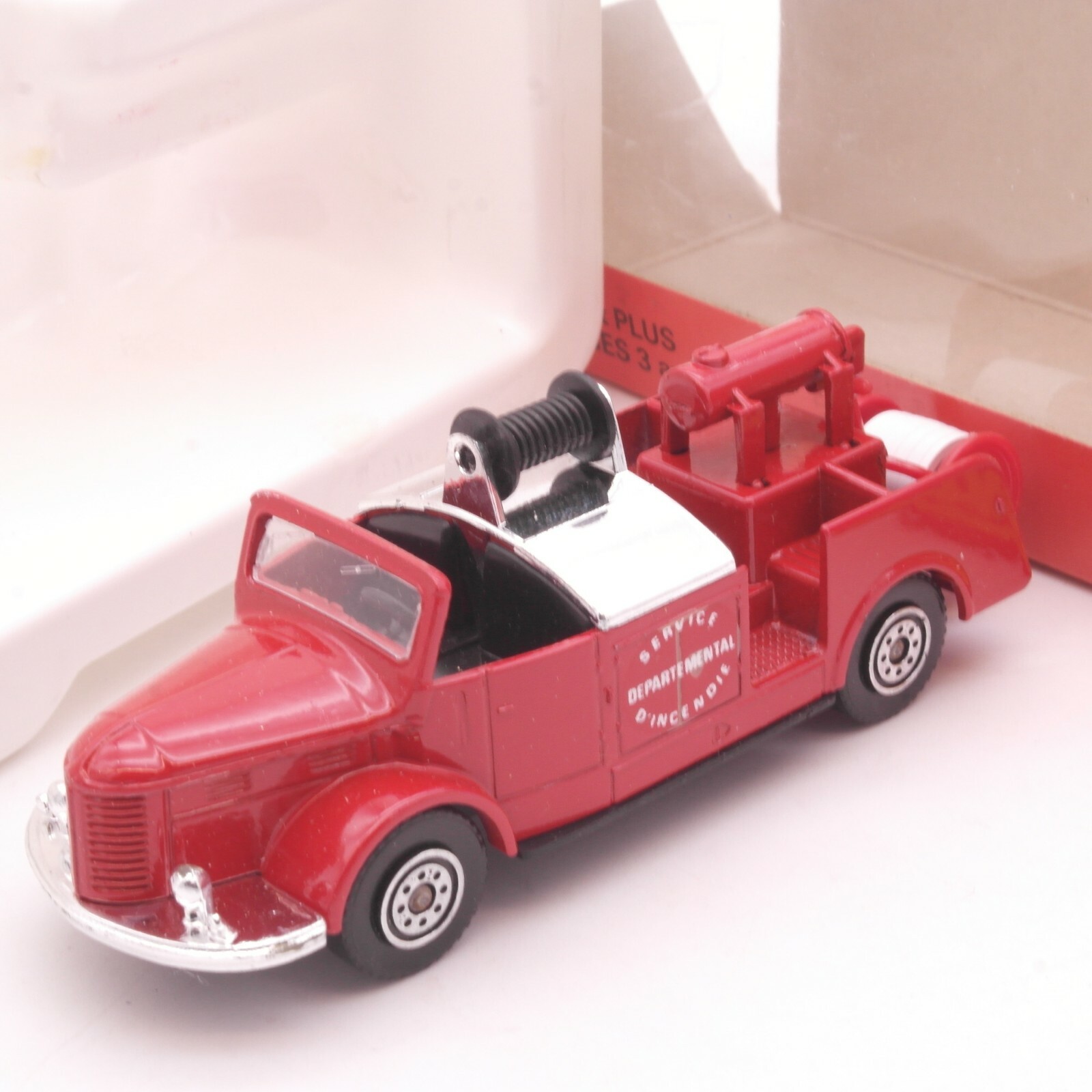 Solido 1:64 2000 Hotchkiss Feuerwehr in OVP RT9040