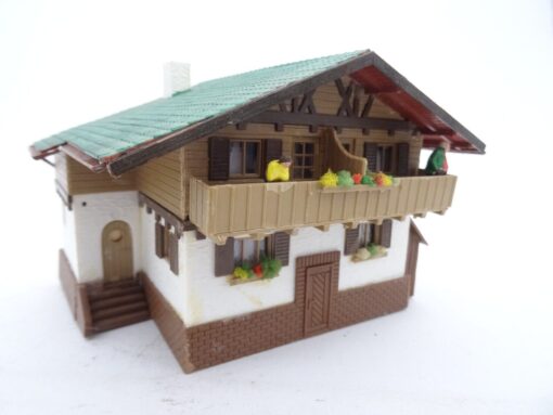 Spur H0 Gebäude mit Balkon 11 x 9 cm aus Anlagerückbau, siehe Bilder QR9885 o.