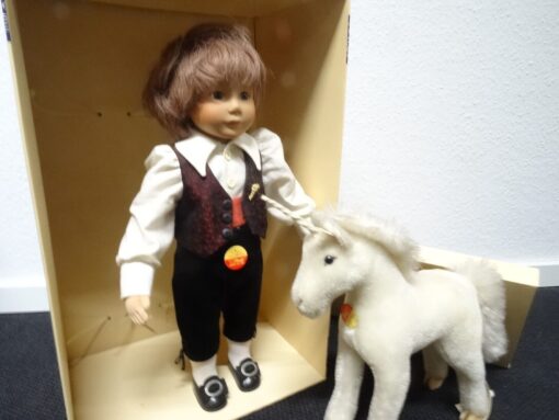 Steiff Puppe 703263 Das tapfere Schneiderlein mit Einhorn in OVP OR8121 – Bild 3