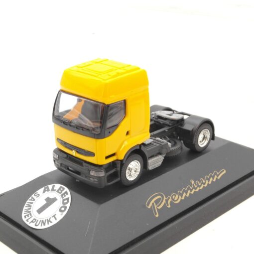 Albedo 1:87 Renault Zugmaschine Premium in PC Box RG1751