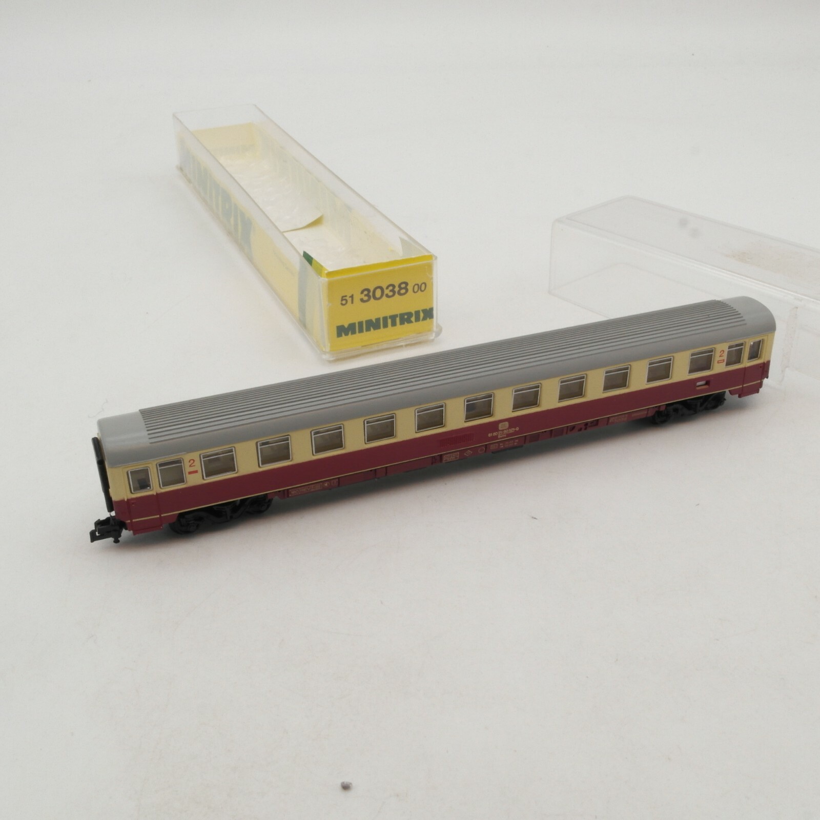 Arnold N Personenwagen 2. Klasse 61 80 21-90 521-0 der DB in EVP RA4507