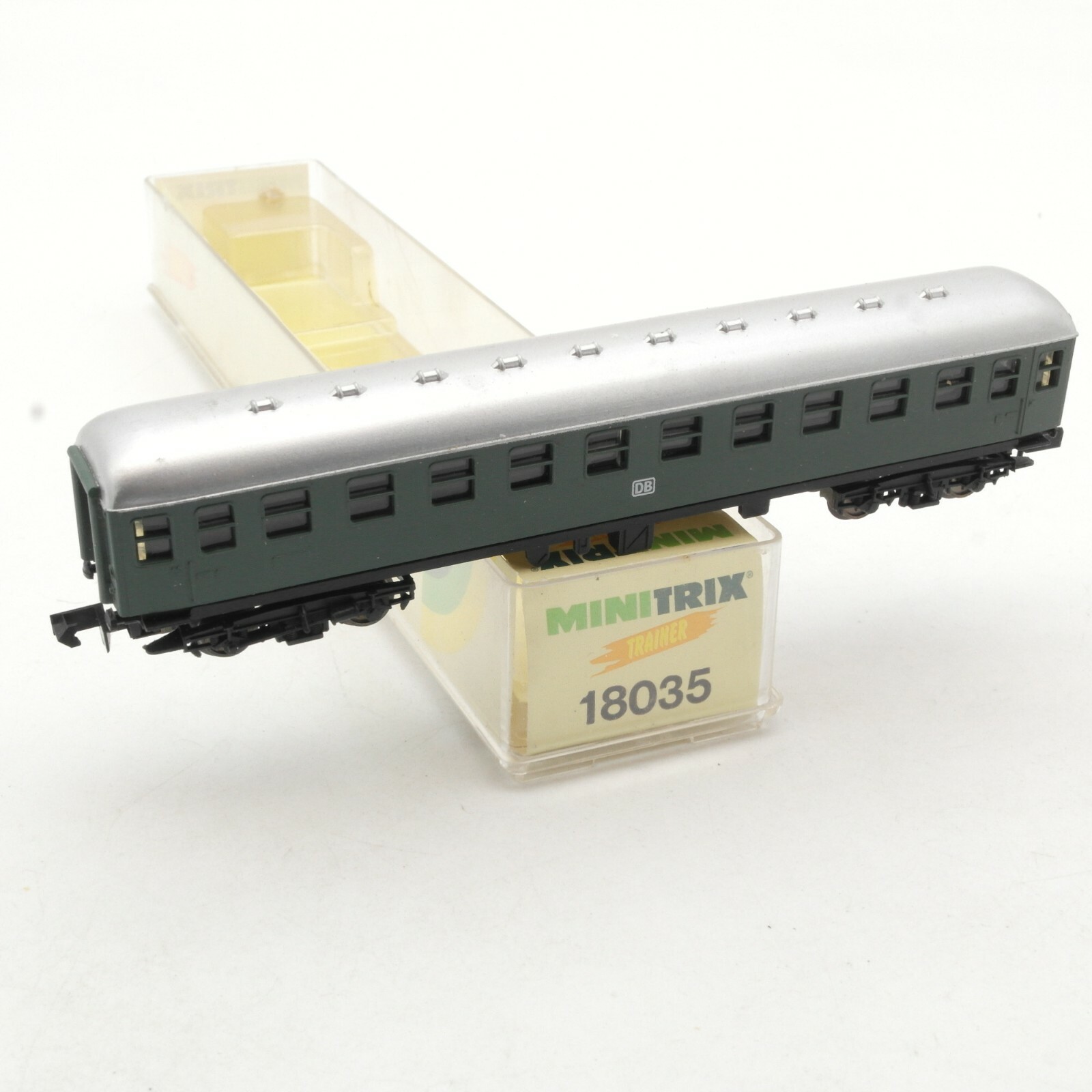 Arnold N Personenwagen der DB in EVP RA5842