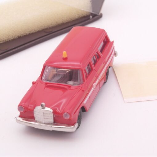 Brekina 1:87 1852 Mercedes 190 W 110 AvD in OVP RT969
