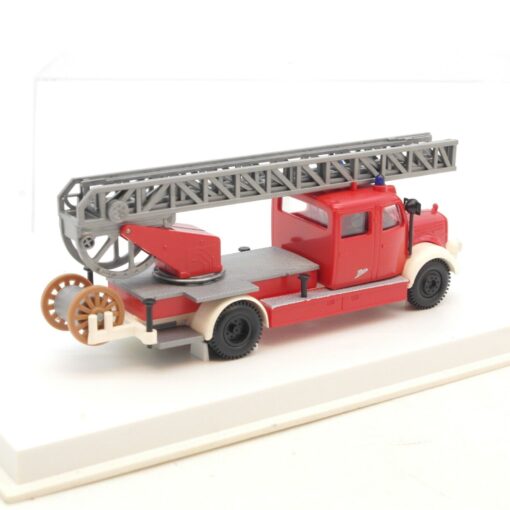 Brekina 1:87 4427 Mercedes Benz MB Werksfeuerwehr Volkswagen in OVP RF9589 – Bild 3