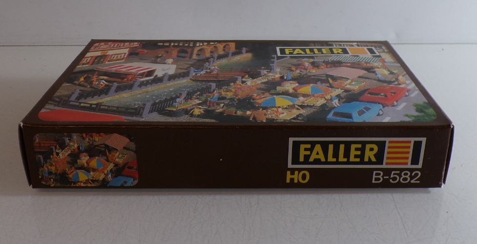 Faller H0 B-582 H0 Wochenmarkt Markt Verkaufsstände in OVP PK2721 – Bild 4