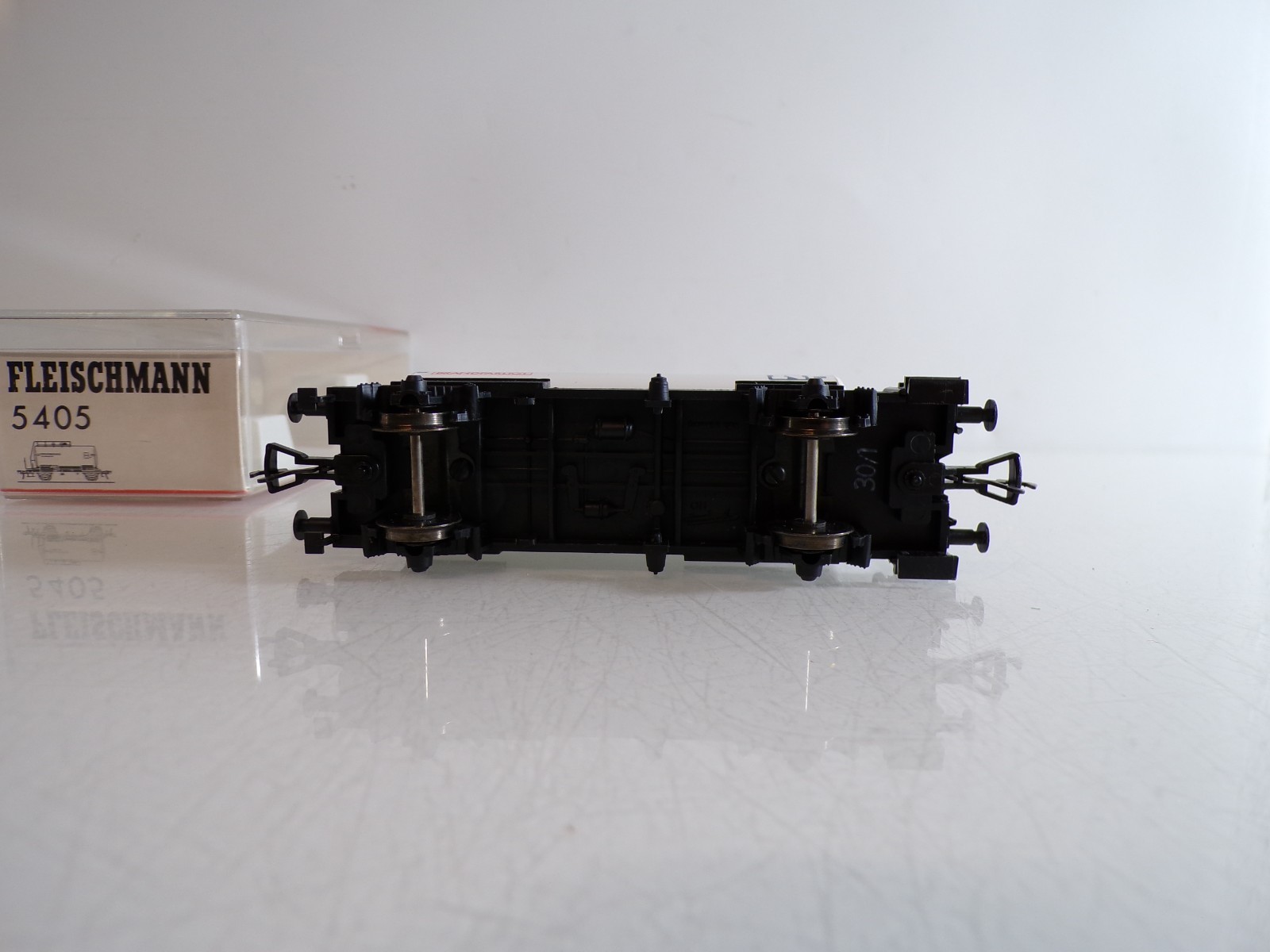 Fleischmann H0 5405 Kesselwagen A.B. NYNÄS PETROLEUM der SNJ in OVP BH1672 – Bild 4