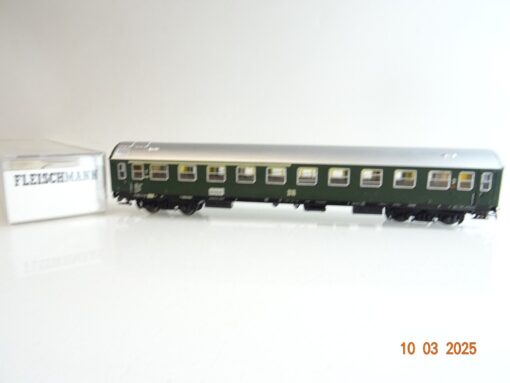Fleischmann H0 Personenwagen 1./2.Kl. der DR in EVP PR6521 – Bild 3