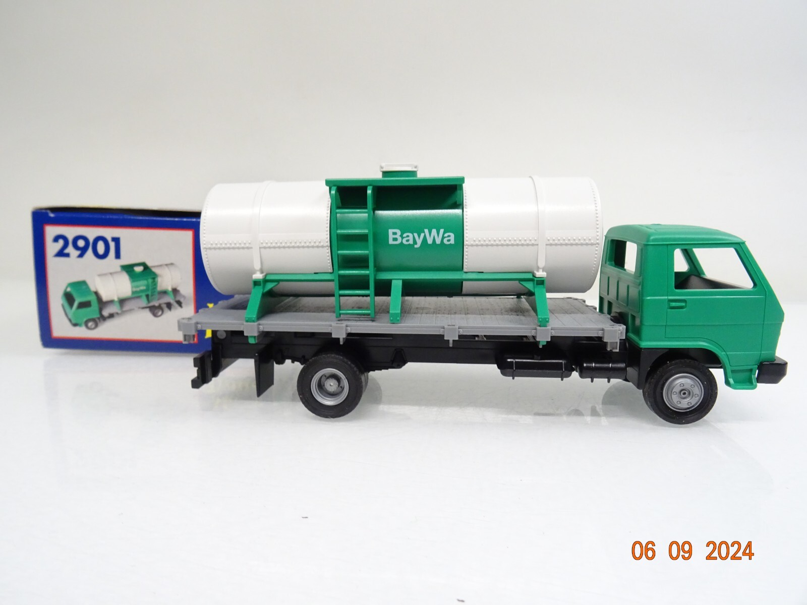 Fleischmann Magic Train 0e 2901 LKW mit Tankaufbau in OVP PR2572 – Bild 3