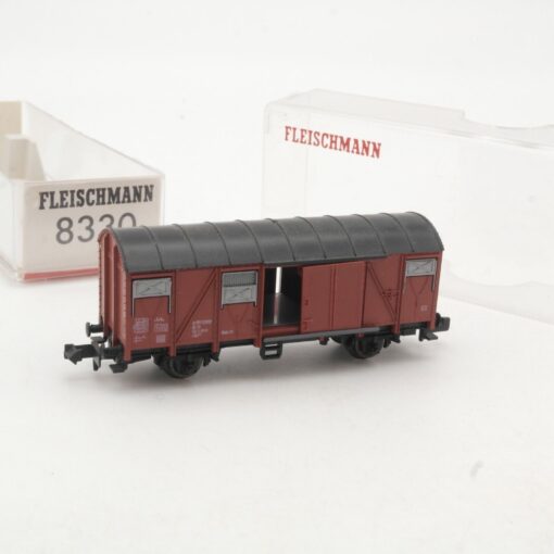 Fleischmann N 8330 gedeckter Güterwagen der DB in OVP RR39