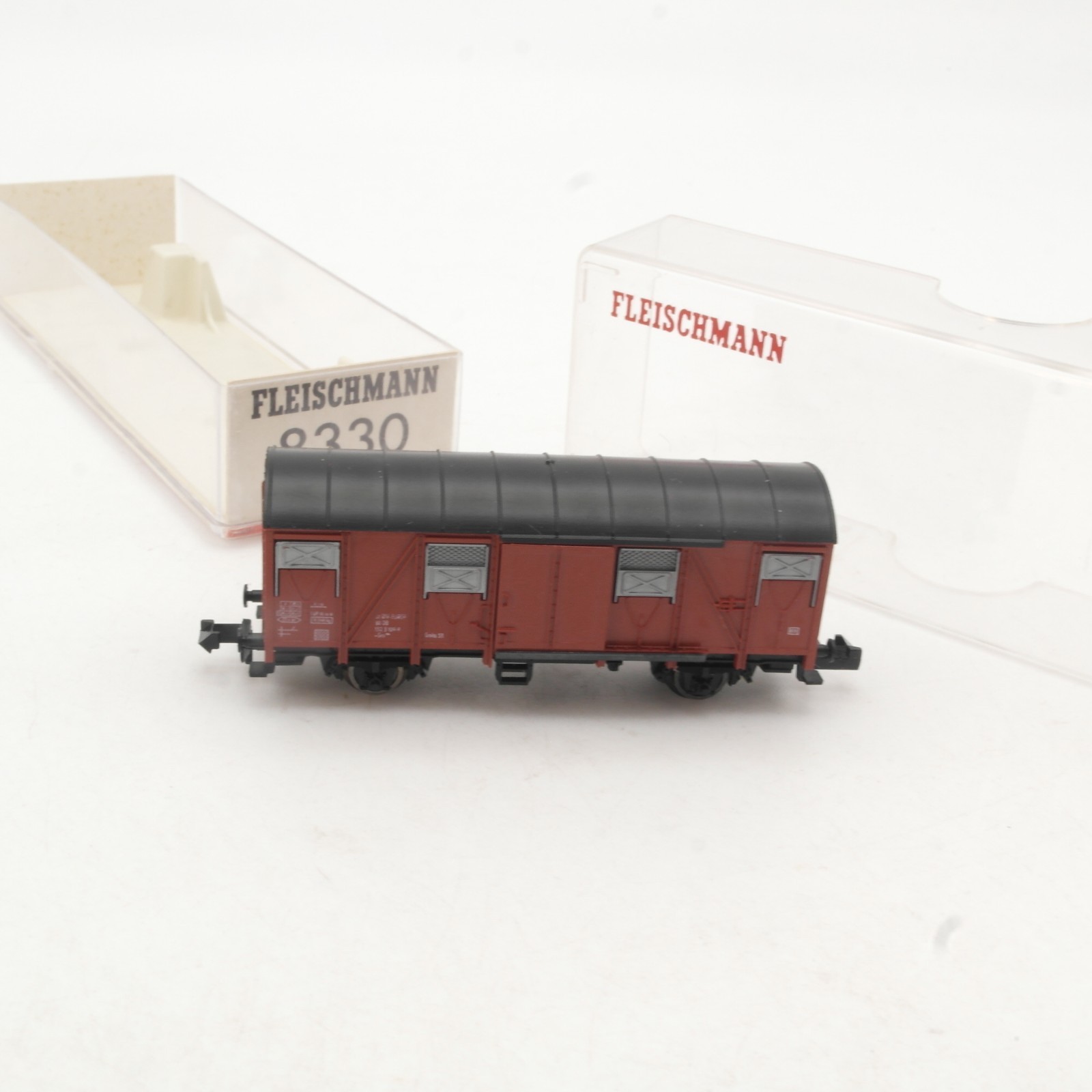 Fleischmann N 8330 gedeckter Güterwagen der DB in OVP RR4932 – Bild 3