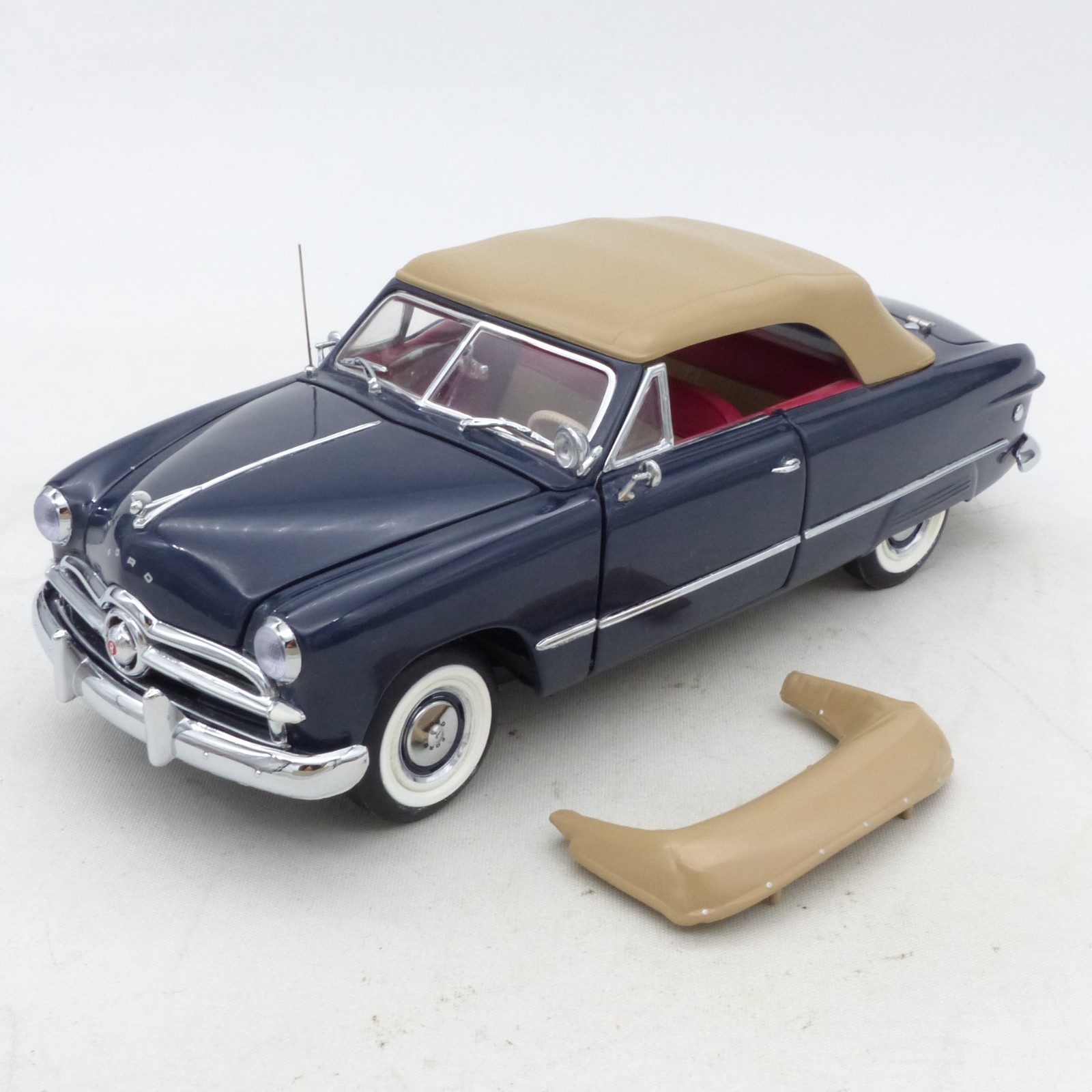 Franklin Mint 1:24 B11WL72 Ford Custom Convertible 1949 blau in Tüte o. EX8588 – Bild 3