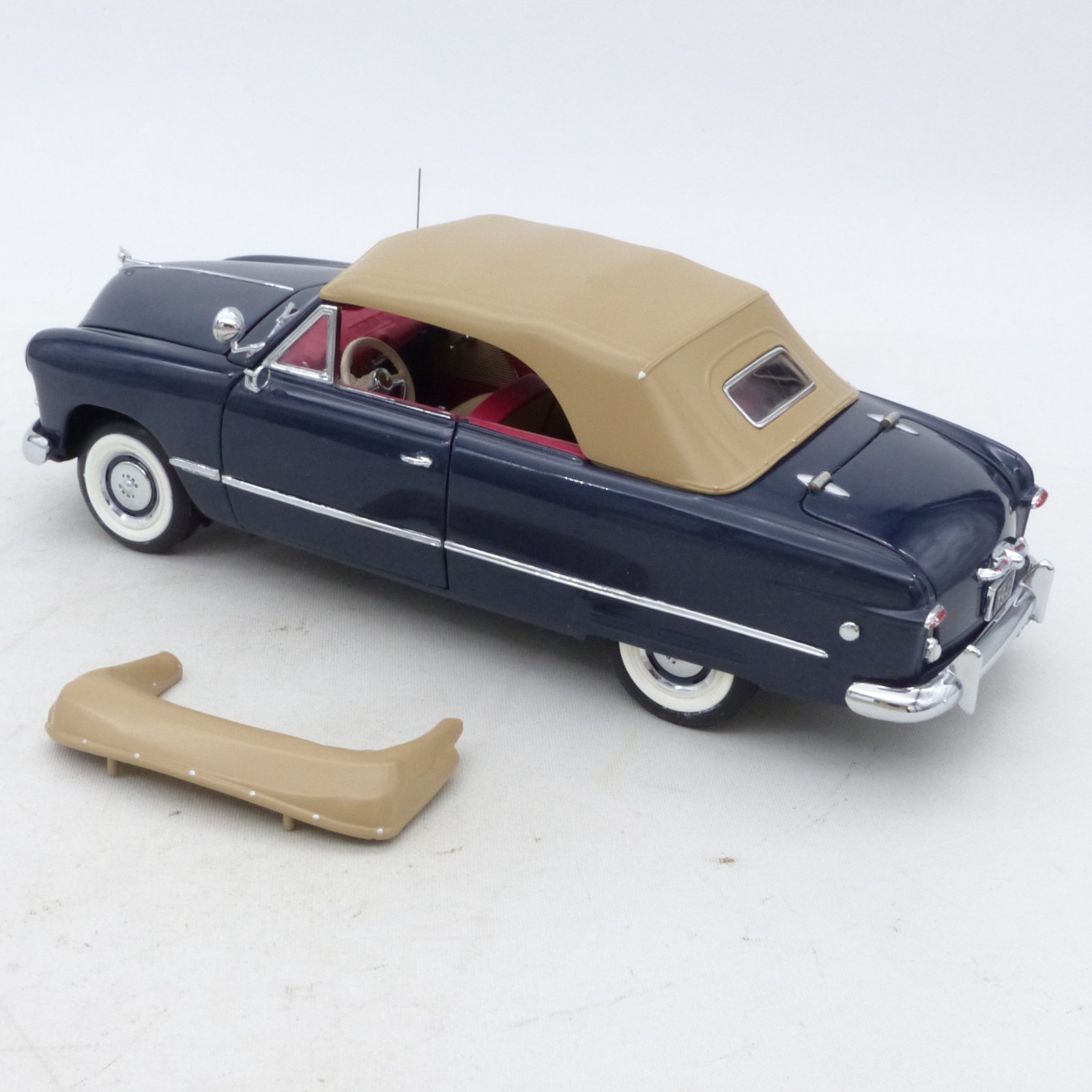 Franklin Mint 1:24 B11WL72 Ford Custom Convertible 1949 blau in Tüte o. EX8588 – Bild 4